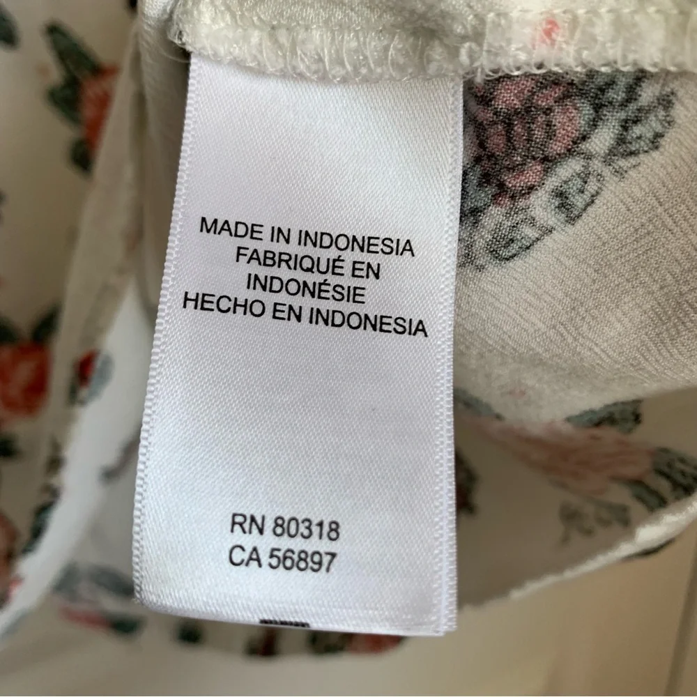 Lucky Brand White Rose Floral Long Sleeve Blouse, size M - Picture 5 of 8